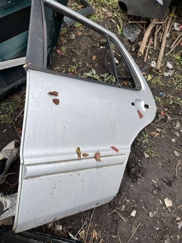 Дверь пассажирская задняя левая A1637301505 MERCEDES