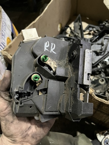 Замок задней правой двери  ALR9786 LAND ROVER