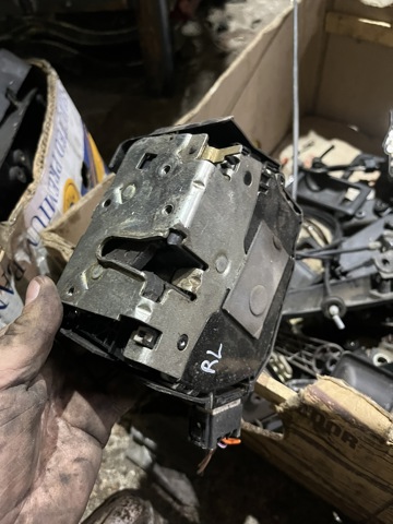 Замок задней левой двери ALR9787 LAND ROVER