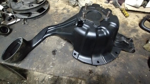 Кронштейн запаски BHU490010 LAND ROVER