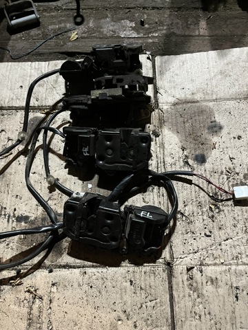 Запор кабины Mazda Premacy