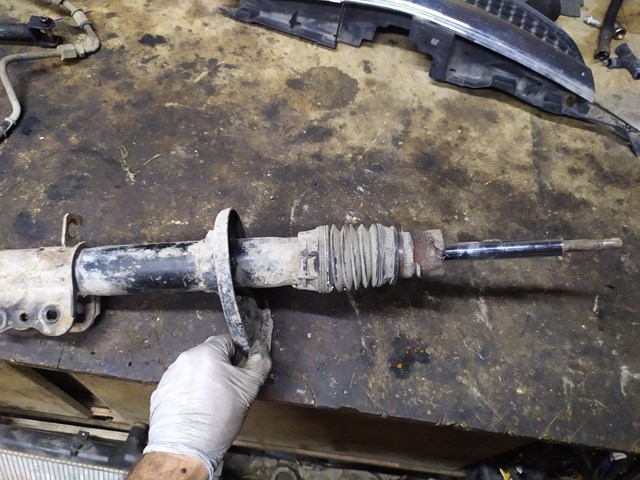 CB8028700 MAZDA Амортизатор задний правый купить в Кривой Рог
