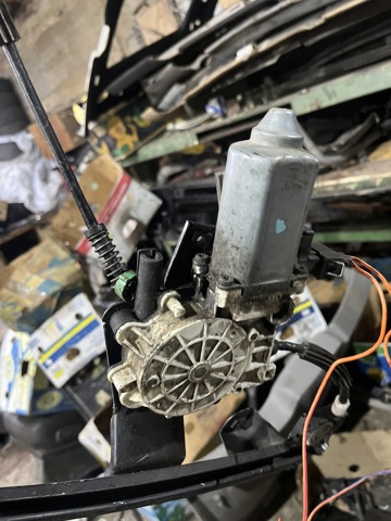 CUH000023 LAND ROVER Механизм стеклоподъемника двери передней правой купить в Одесса