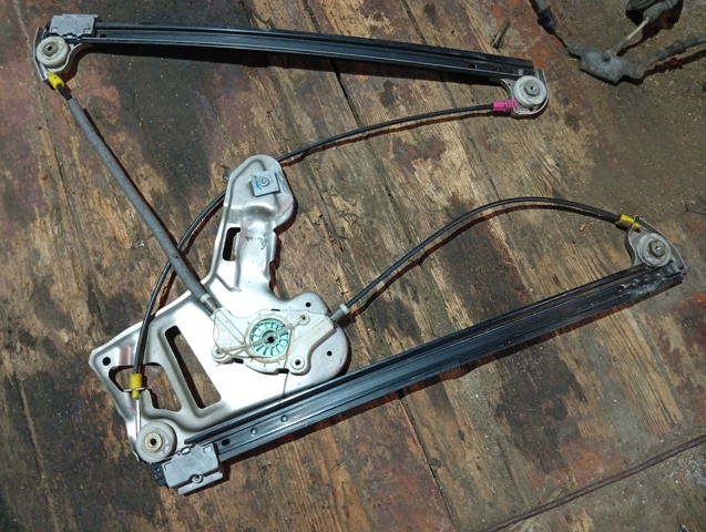 Стеклоподъемник передней левой двери CUH000192 LAND ROVER
