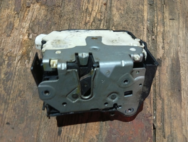 Замок двери водителя CWC000071 LAND ROVER