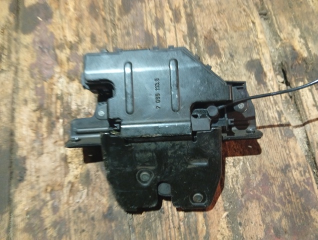 Замок двери багажника CWC000260 LAND ROVER