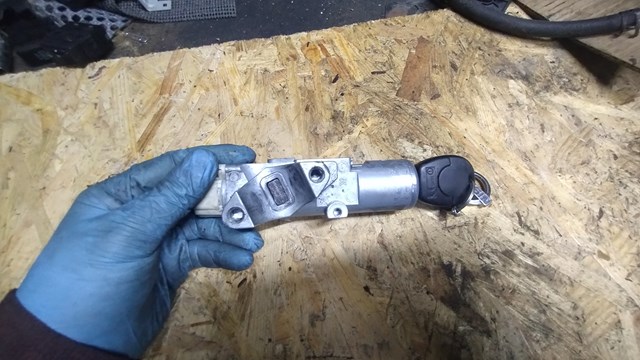 NISSAN D87008H925 Замок зажигания в наличии Одесса