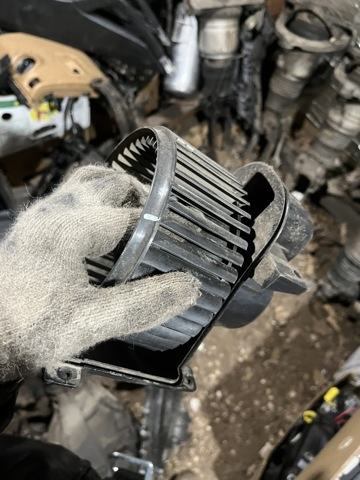 Мотор вентилятора печки (отопителя салона), задний DDW014TT THERMOTEC