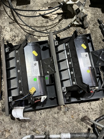 Подушка безопасности боковая EHM101300LDL LAND ROVER