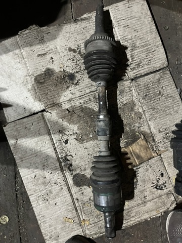 Полуось передняя левая GD252560XA MAZDA