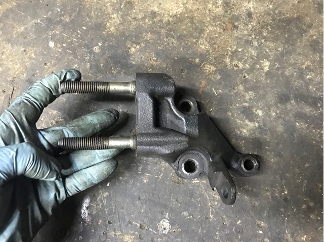 GJ5F39030 MAZDA Кронштейн подушки (опоры) двигателя правой купить в Сумы