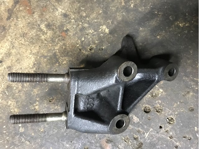 GJ5F39030 MAZDA Кронштейн подушки (опоры) двигателя правой купить в Ровно