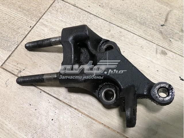 Кронштейн подушки (опоры) двигателя, правой GJ5F39030 MAZDA