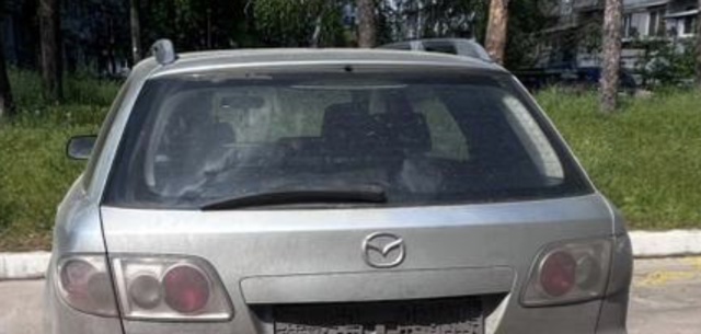 Стекло третьей/пятой двери GJ5J63930H MAZDA