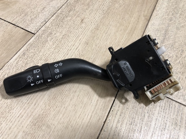 Левый подрулевой переключатель GJ6A66122 MAZDA