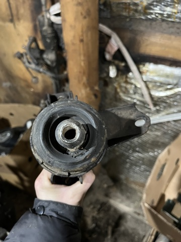 GJ6F39060B MAZDA Подушка (опора) двигателя правая купить в Тернополь
