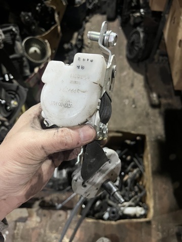 Ремень безопасности передний H6884EB30B NISSAN