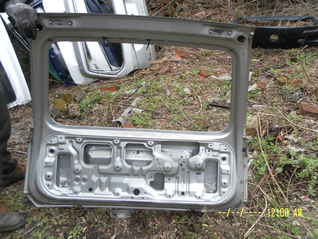 NISSAN K01008H7MM Дверь задняя (багажная 3/5-я (ляда) в наличии Киев