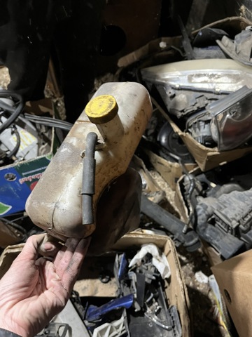 Бачок расширительный L32715351B MAZDA