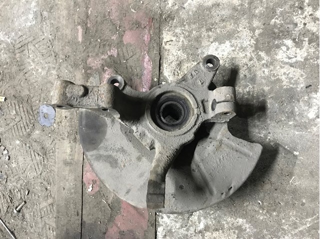 Цапфа - поворотный кулак передний, левый LC6233031D MAZDA
