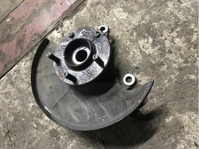 LC6233031D MAZDA Цапфа (поворотный кулак) передний левый купить в Сумы