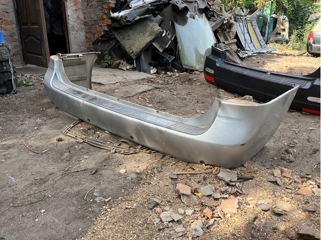 Бампер задний Mazda MPV 2