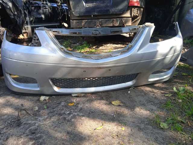 Передний бампер LE4350031CAA MAZDA