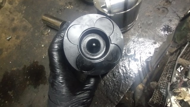 LAND ROVER LFL000560L Поршень в комплекте на 1 цилиндр, STD в наличии Павлоград