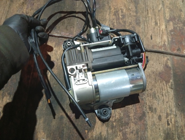 LAND ROVER LR006201 Компрессор пневмоподкачки (амортизаторов) в наличии Ужгород