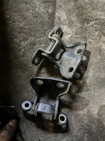MB574273 MITSUBISHI Петля двери передней левой купить в Хмельницкий