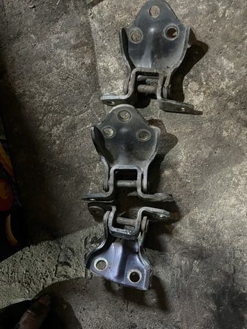 Навеска двери водителя (петли) MB574273 MITSUBISHI