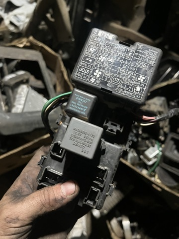 Реле противотуманной фары MB629081 MITSUBISHI