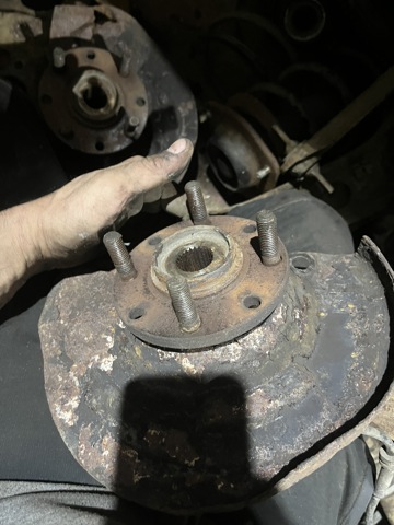 Кожух тормозного диска переднего правого MB699271 MITSUBISHI