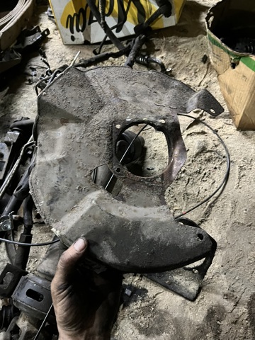 Пыльник тормозного диска переднего MB699715 MITSUBISHI