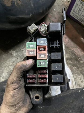 Блок реле MB818621 MITSUBISHI