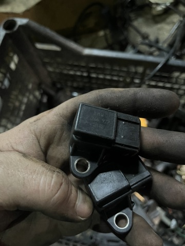 Датчик наддува MHK101060L LAND ROVER