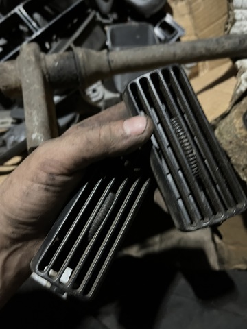 Решетка воздуховода MR117491 MITSUBISHI