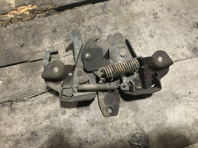 MR144487 MITSUBISHI Замок капота купить в Запорожье
