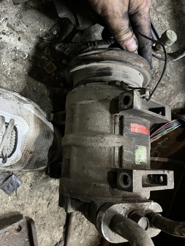 Насос кондиционера MR190619V MITSUBISHI