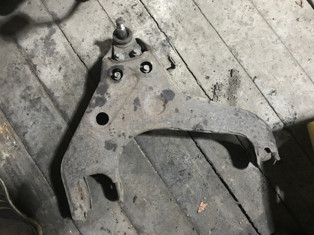 Рычаг передний нижний левый MR296267 MITSUBISHI