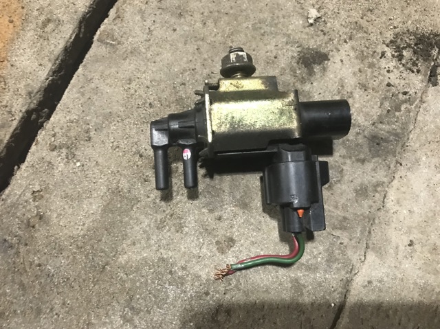 Клапан соленоид регулирования заслонки EGR MR404682 MITSUBISHI