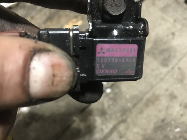 MITSUBISHI MR577031 Датчик давления наддува в наличии Львов