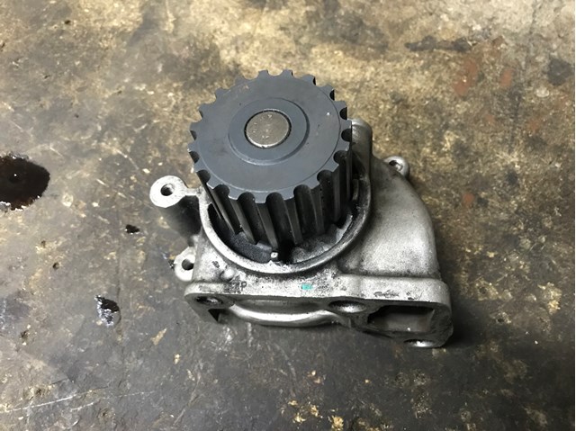 MAZDA RF2A15100B Помпа в наличии Черкассы