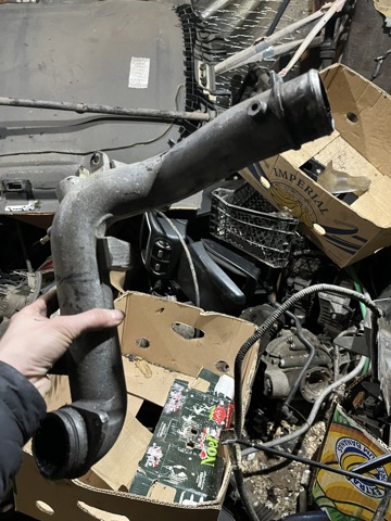 Патрубок интеркуллера RF5C13242 MAZDA