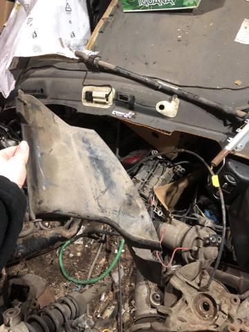 MAZDA RF5C13566A Воздуховод (дефлектор) радиатора интеркуллера в наличии Киев