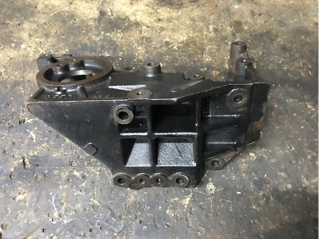 RF5C13G00 MAZDA Кронштейн топливного насоса ТНВД купить в Запорожье