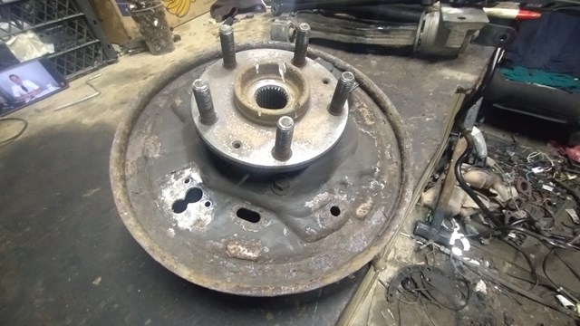 RLH000140 LAND ROVER Цапфа (поворотный кулак) задний правый купить в Ужгород