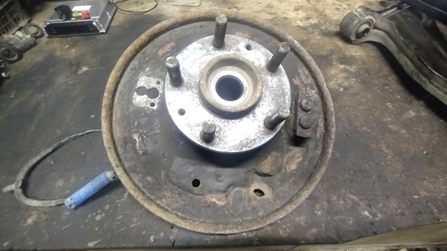 RLH000150 LAND ROVER Цапфа задняя левая купить в Черкассы