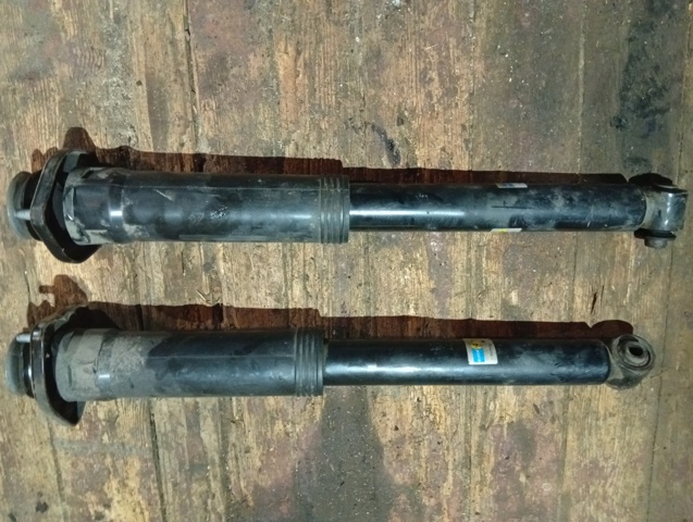 Стойка амортизатора задняя RPD500270 LAND ROVER
