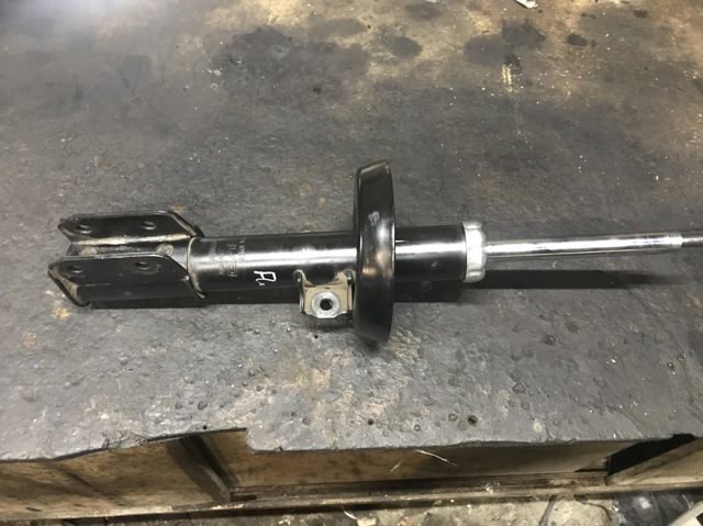 Амортизатор передний левый SSA10176 KAVO PARTS
